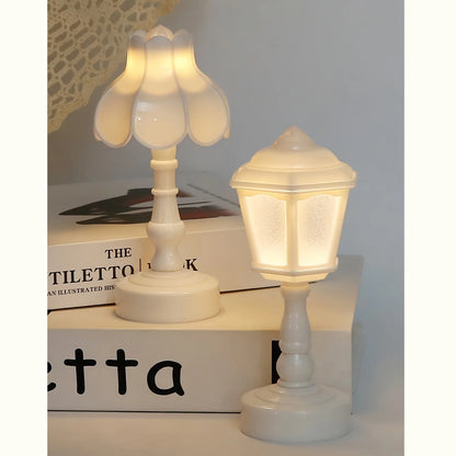 Vintage Lotus Table Lamp